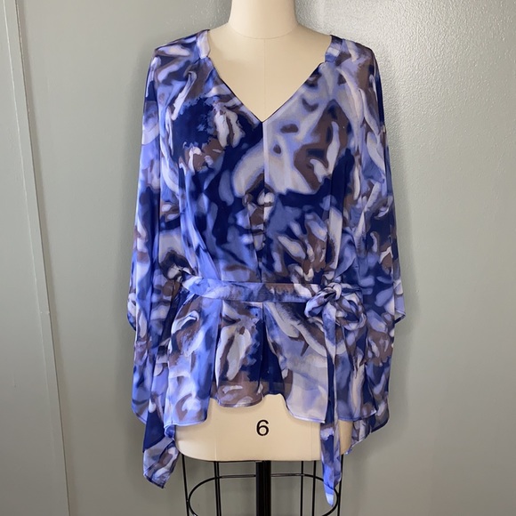 Jennifer Lopez Tops - Jennifer Lopez butterfly blouse, size M